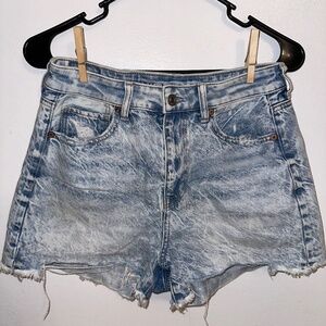 AMERICAN EAGLE Denim Mom Shorts Size 4